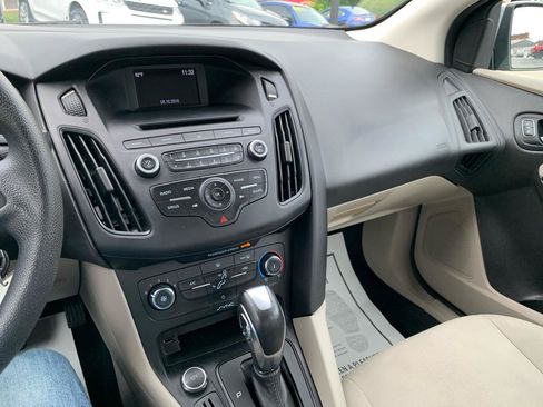 Used 2016 Ford Focus SE FWD image 15
