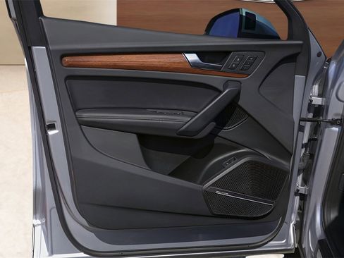 Used 2023 Audi Q5 2.0T Prestige image 25