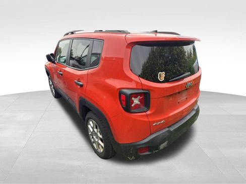 Used 2020 Jeep Renegade Sport w/ Sport Appearance Group AWD/4WD image 3