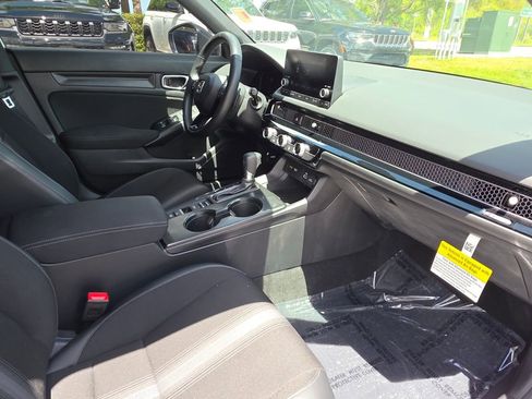 Used 2024 Honda Civic Sport image 9