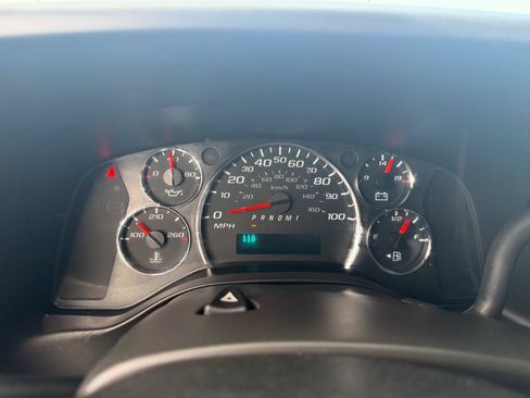 Used 2019 Chevrolet Express 3500 w/ Driver Convenience Package image 17