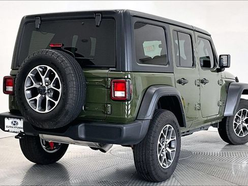 Used 2024 Jeep Wrangler Unlimited Sport AWD/4WD image 2
