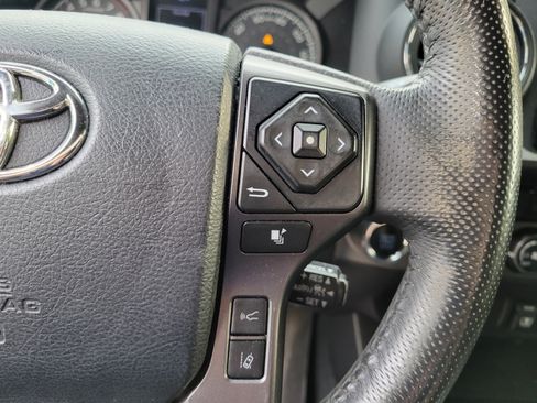 Used 2018 Toyota Tacoma TRD Sport RWD image 22