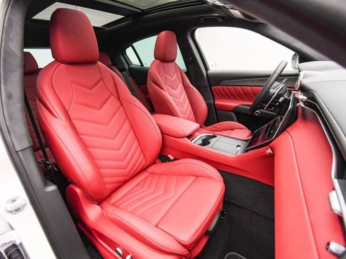 New 2026 Maserati Grecale Modena AWD/4WD image 16