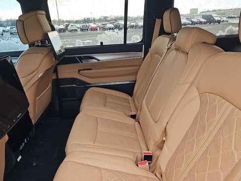 Used 2023 Jeep Grand Wagoneer L Series III w/ Rear Seat Video Group 1 image 10