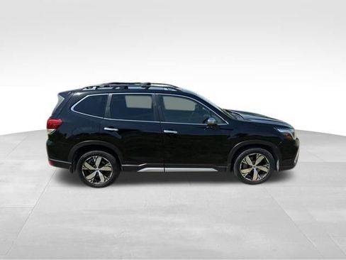 Used 2019 Subaru Forester Touring AWD/4WD image 2
