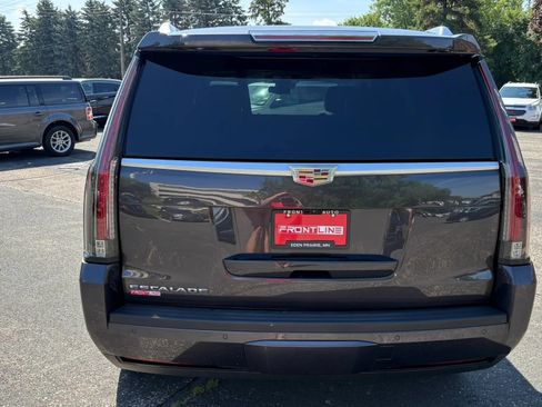 Used 2018 Cadillac Escalade Premium Luxury AWD/4WD image 8