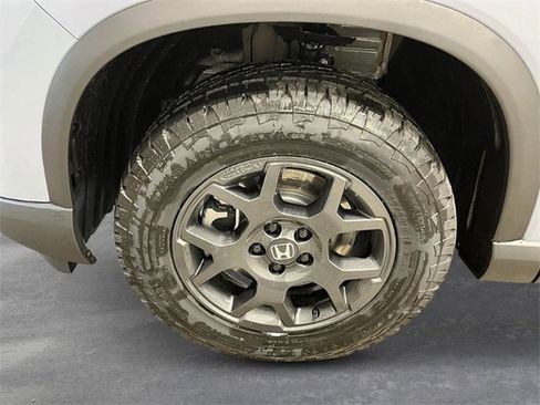 New 2025 Honda Pilot TrailSport image 12