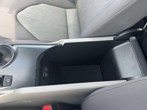 Used 2020 Toyota Camry LE FWD image 37