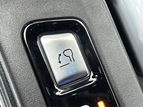 New 2023 Ford F150 Lightning Lariat image 68