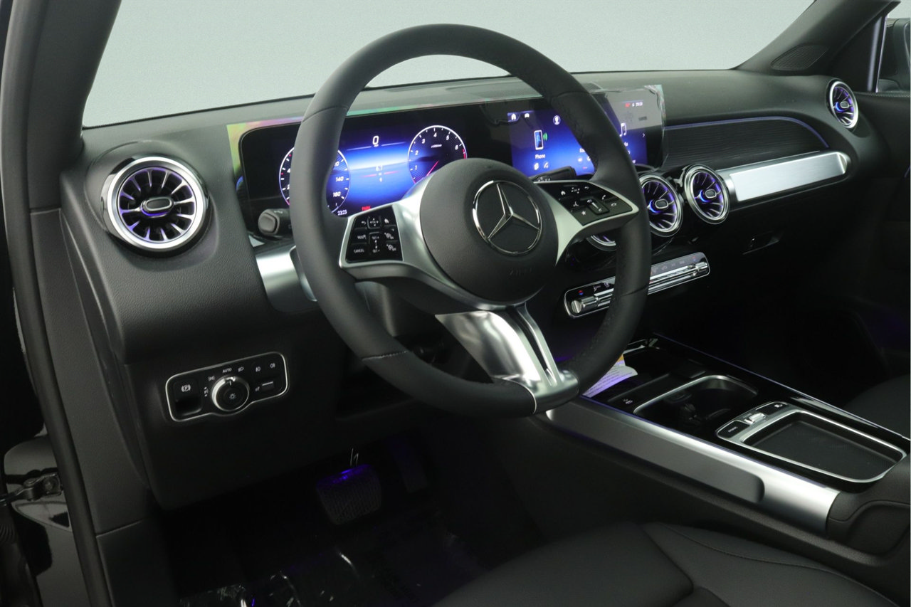 New 2026 Mercedes-Benz GLB 250 image 4