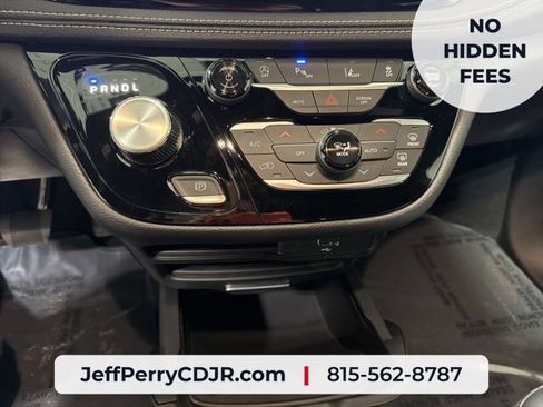 New 2026 Chrysler Pacifica Select FWD image 8