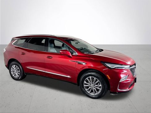 Used 2024 Buick Enclave Premium image 4