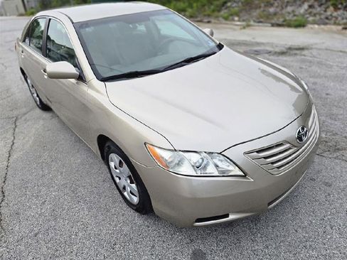 Used 2007 Toyota Camry XLE FWD image 12