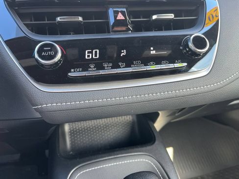 Used 2022 Toyota Corolla SE FWD image 18