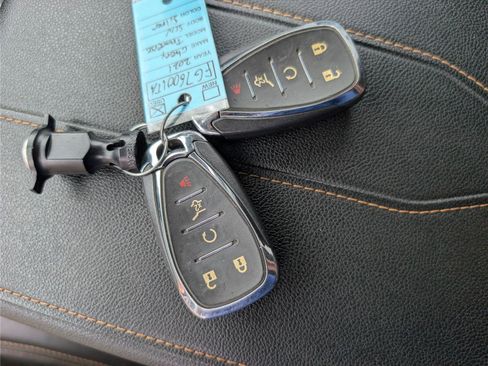 Used 2021 Chevrolet Traverse RS FWD image 21