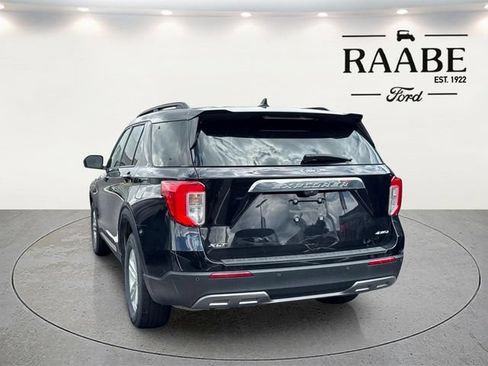 Used 2023 Ford Explorer XLT w/ Equipment Group 202A AWD/4WD image 19