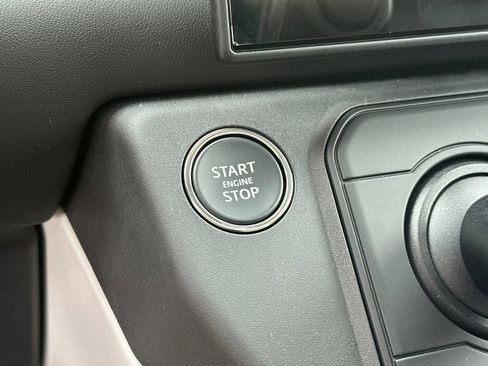 New 2026 Land Rover Defender 110 X-Dynamic SE AWD/4WD image 29