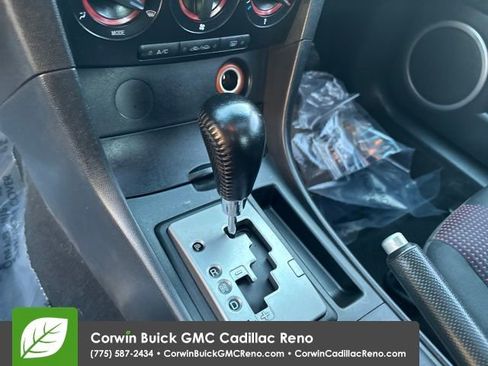 Used 2005 MAZDA MAZDA3 s w/ Moonroof & 6-CD Pkg image 25