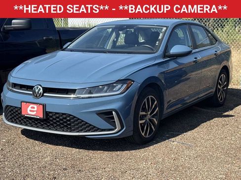 Used 2025 Volkswagen Jetta SE FWD image 3