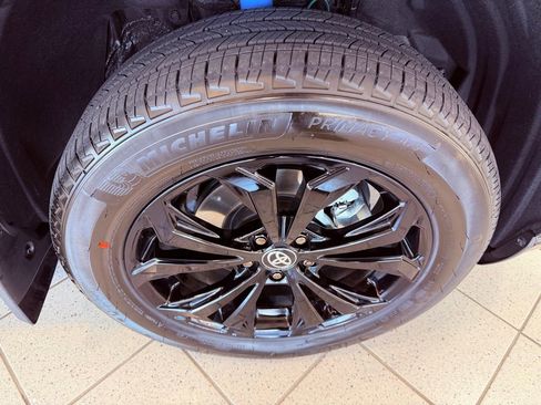 Used 2025 Toyota RAV4 XSE w/ Advanced Technology Package image 19