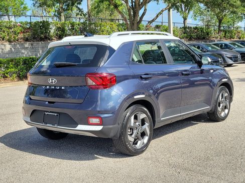Used 2020 Hyundai Venue FWD image 5