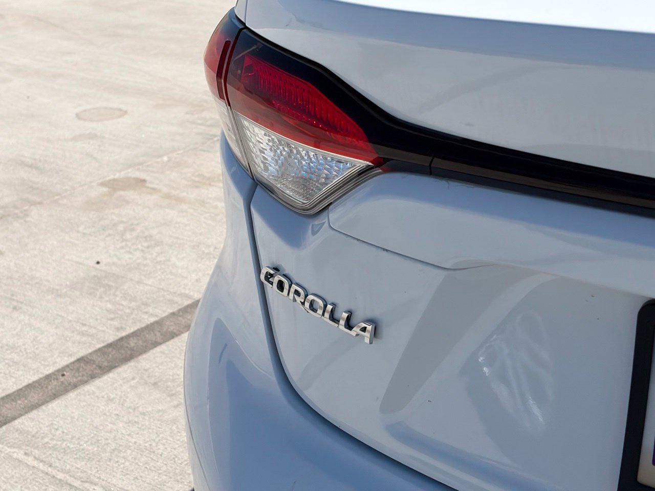 Used 2023 Toyota Corolla LE FWD image 5