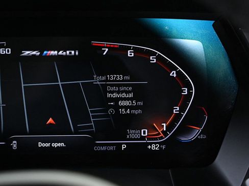 Used 2020 BMW Z4 M40i w/ Executive Package image 11