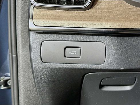 New 2026 Volvo XC90 B6 Plus w/ Protection Package Premier image 10