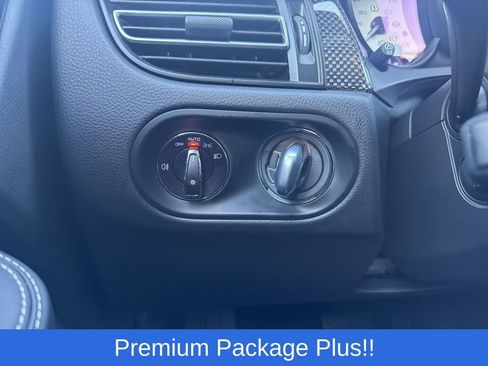 Used 2025 Porsche Macan GTS image 28