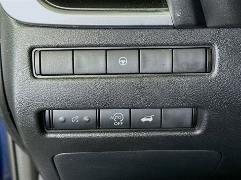 Used 2024 Nissan Rogue SV image 11