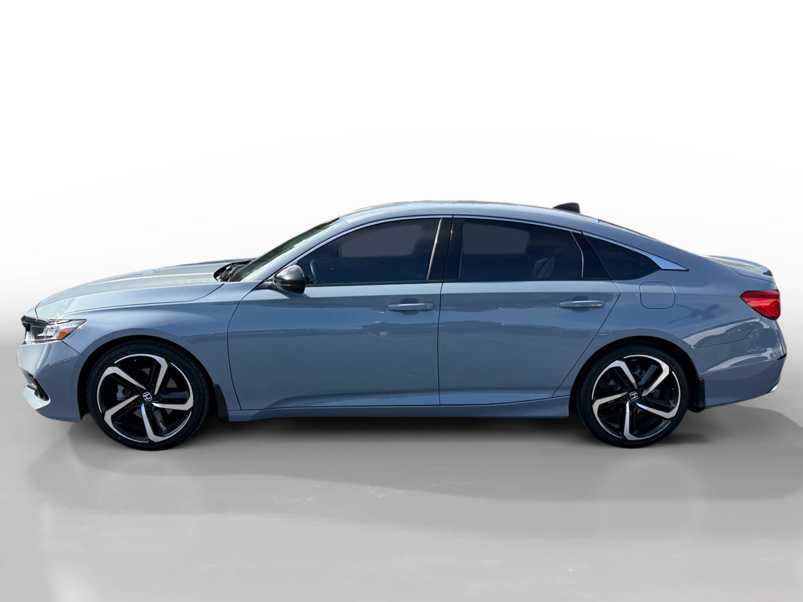 Used 2022 Honda Accord Sport image 2