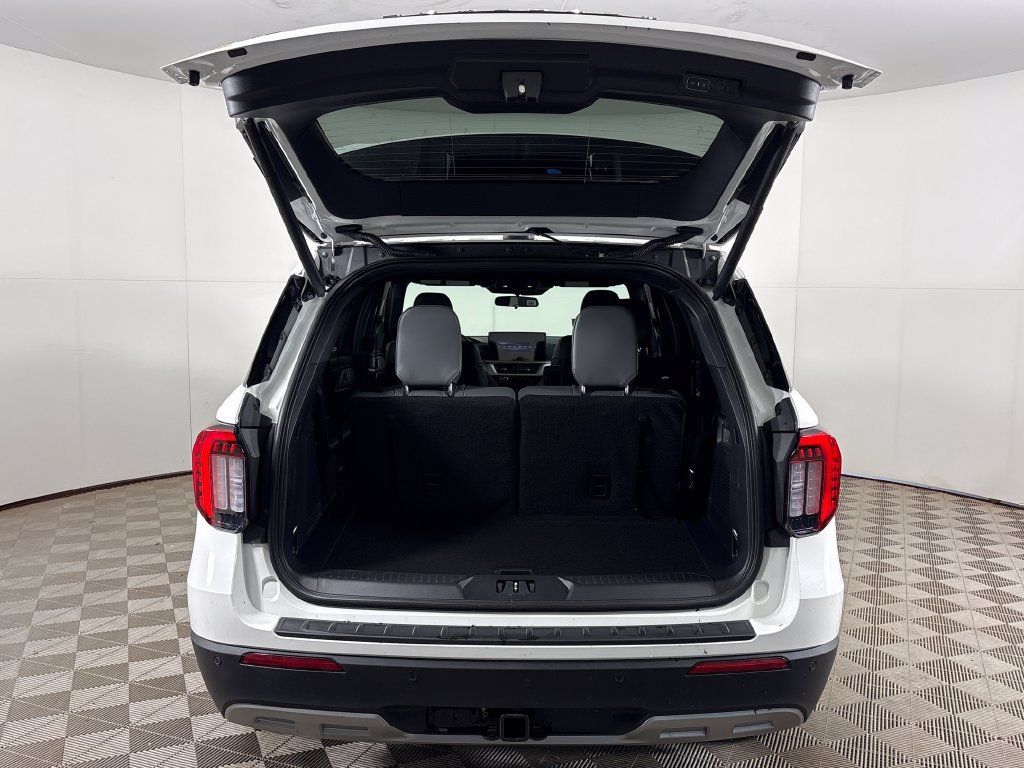 New 2027 Ford Explorer Active w/ Active Comfort Package RWD image 32