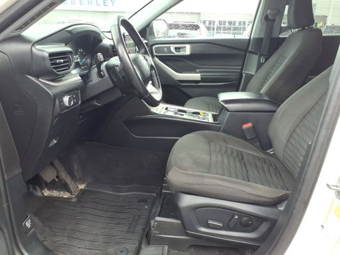Used 2021 Ford Explorer XLT w/ Class III Trailer Tow Package AWD/4WD image 9