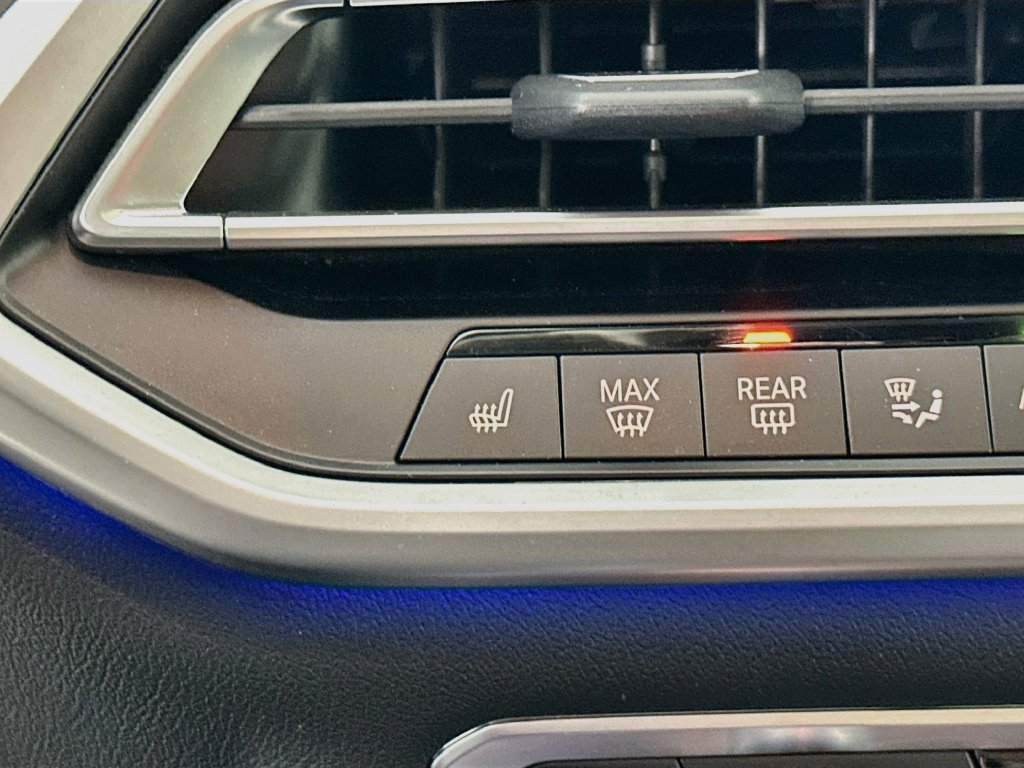 Used 2022 BMW X7 xDrive40i w/ Premium Package AWD/4WD image 28