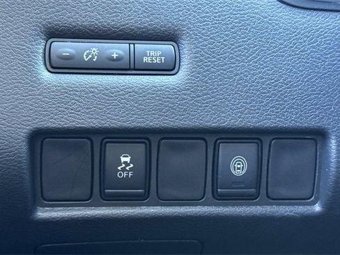 Used 2023 Nissan Murano SV image 39