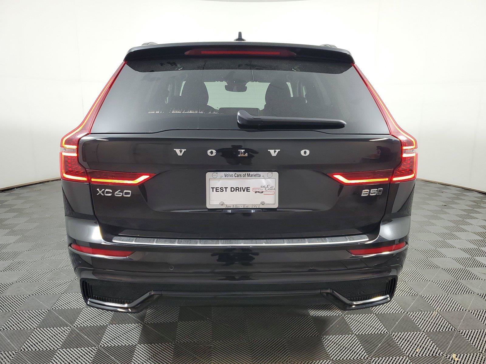 Certified 2026 Volvo XC60 B5 Plus AWD/4WD image 5