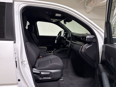 Used 2025 Toyota 4Runner SR5 AWD/4WD image 21