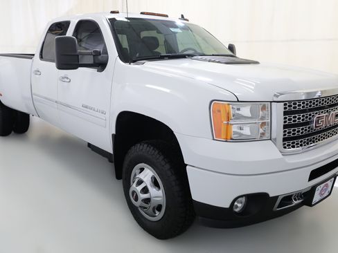 Used 2011 GMC Sierra 3500 Denali image 14