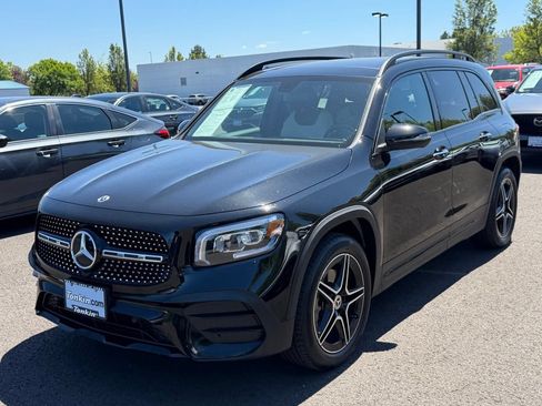 Used 2023 Mercedes-Benz GLB 250 4MATIC image 4