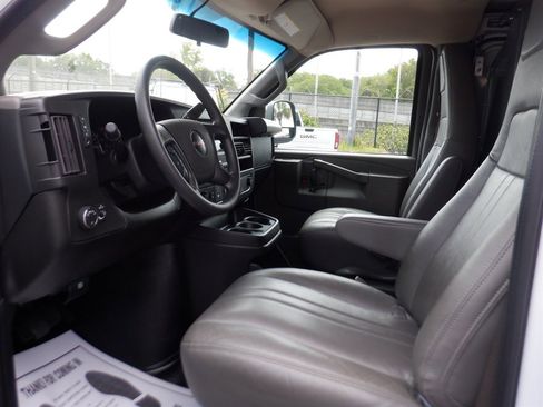 Used 2023 GMC Savana 2500 w/ Driver Convenience Package image 10