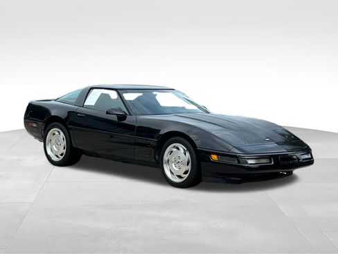 Used 1995 Chevrolet Corvette Coupe RWD image 3