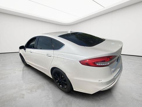 Used 2020 Ford Fusion SE FWD image 32
