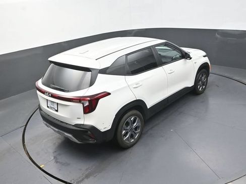 Used 2024 Kia Seltos LX AWD/4WD image 17