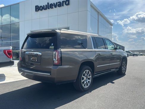 Used 2016 GMC Yukon XL Denali w/ Open Road Package image 11
