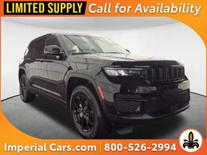Used 2025 Jeep Grand Cherokee Altitude