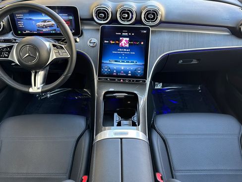 Used 2023 Mercedes-Benz C 300 C 300 image 4