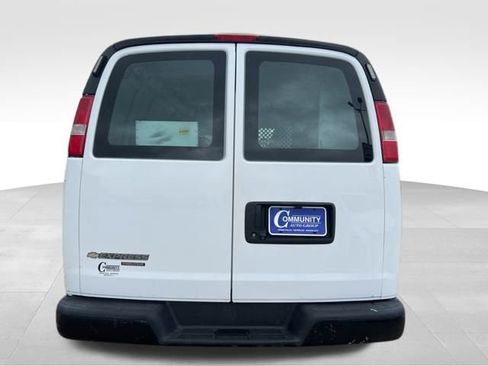 Used 2016 Chevrolet Express 2500 image 8