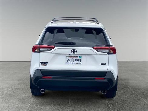 Certified 2025 Toyota RAV4 XLE FWD image 4