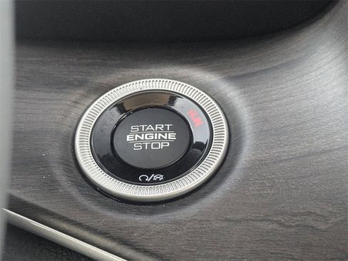 Used 2024 Jeep Grand Cherokee Limited w/ MOPAR Finishing Package image 22